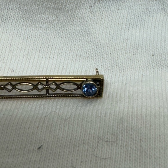 Antique Art Deco Solid 14K Gold and Blue Topaz Bar Pin - Picture 11 of 14